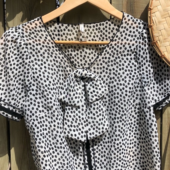 WILLOW & CLAY adorable top! - Picture 2 of 7